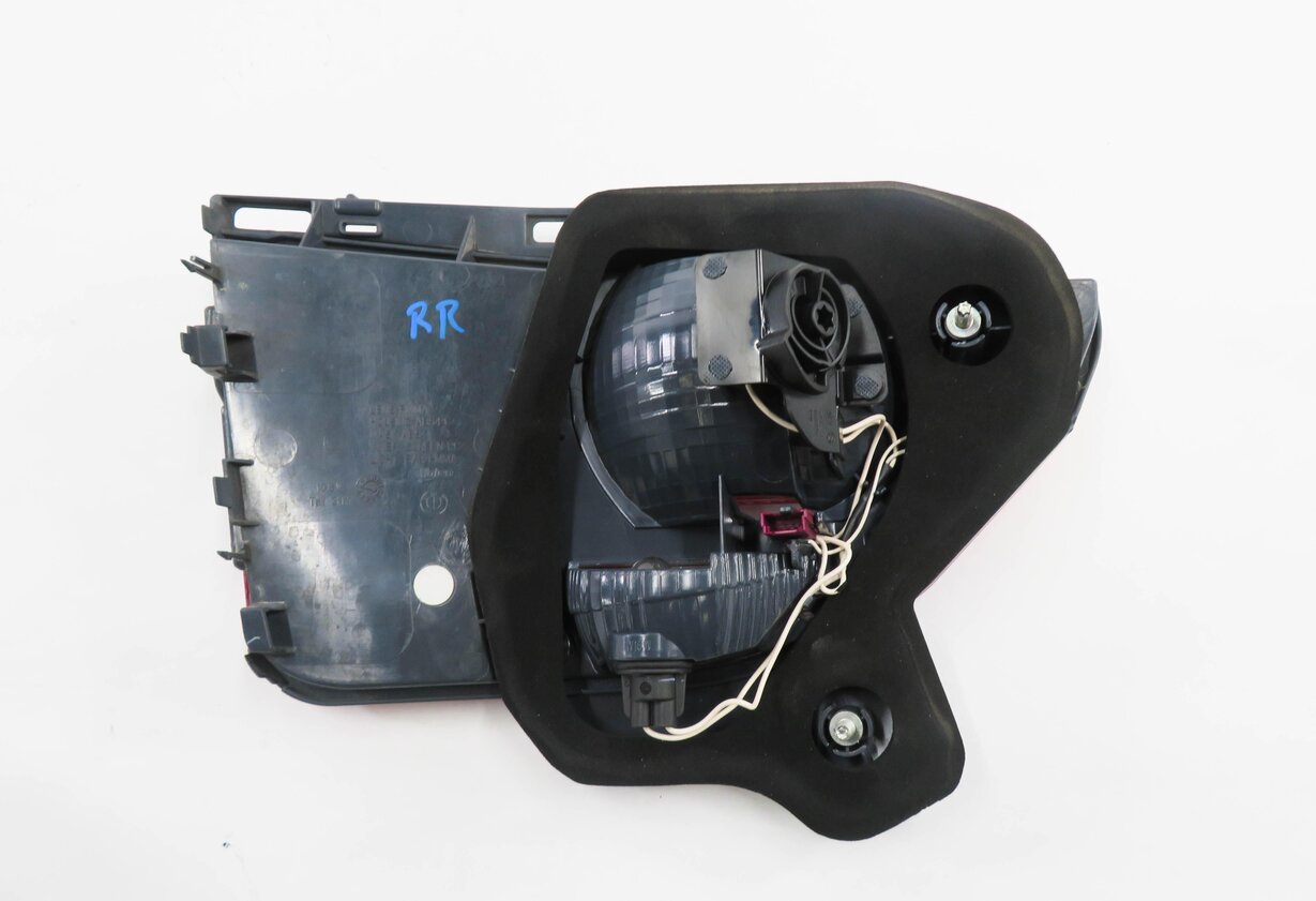 Thumbnail 6: 2010-2013 BMW 535iGT 550iGT (F07) RIGHT PASSENGER TRUNK LID TAILLIGHT LIGHT LAMP
