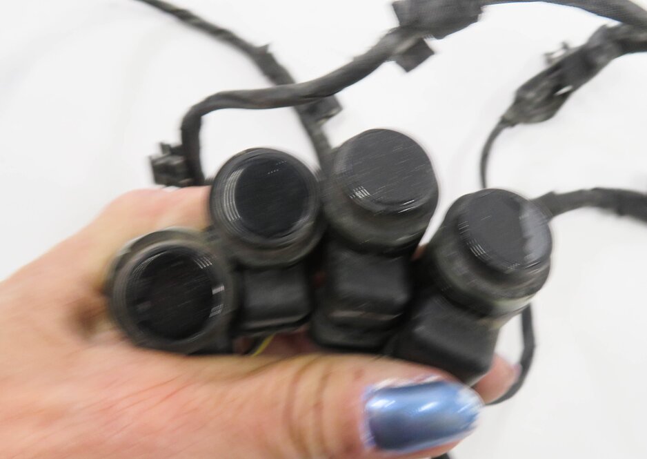 Thumbnail 6: 2013 BMW 550iGT (F07) FRONT PDC PARK DISTANCE SENSOR SET w/ HARNESS (BLACK 668)