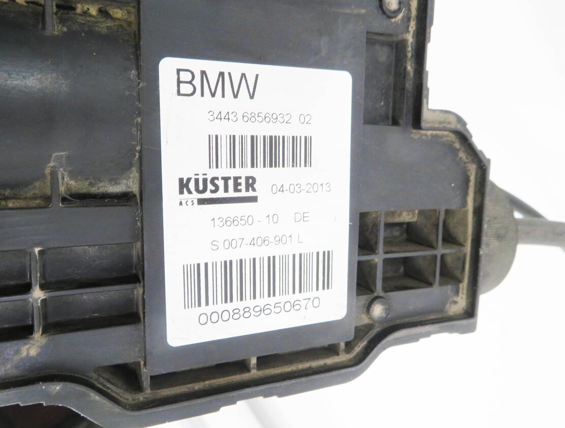 Thumbnail 6: 2013 BMW 550iGT (F07) EMERGENCY PARKING BRAKE ACTUATOR MOTOR w/ CABLES