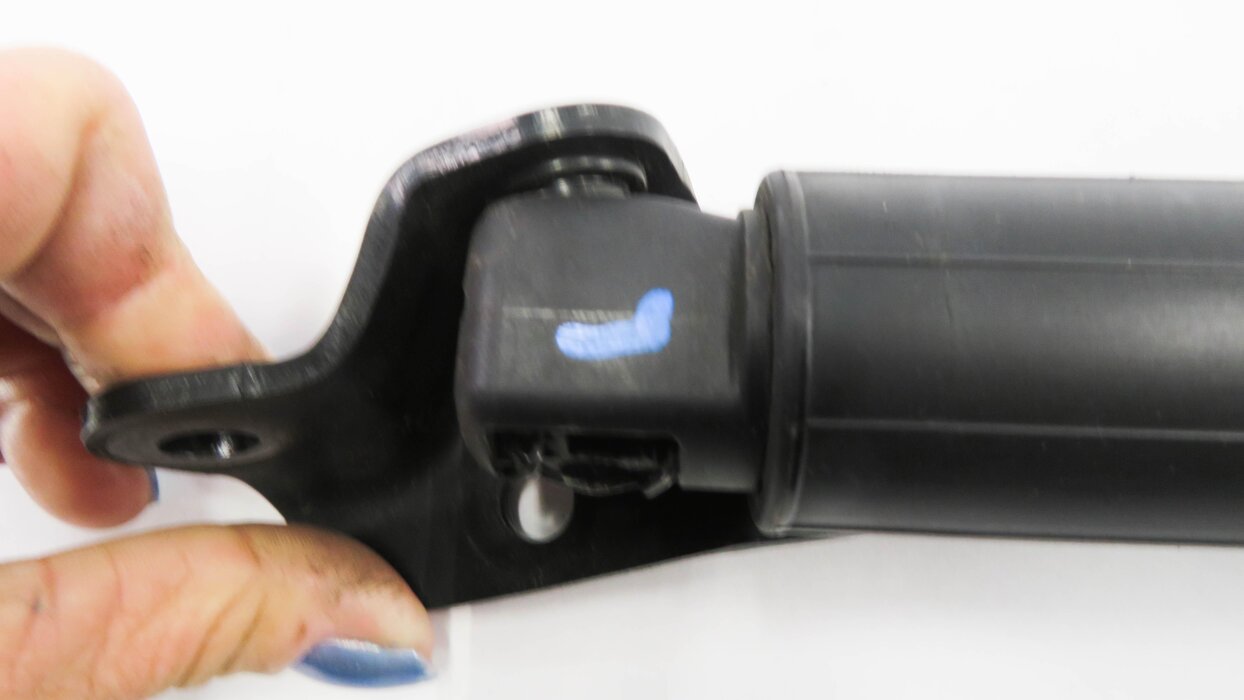 Thumbnail 6: 2013 BMW 550iGT (F07) LEFT DRIVER REAR TRUNK SPINDLE DRIVE ELECTRIC SHOCK STRUT