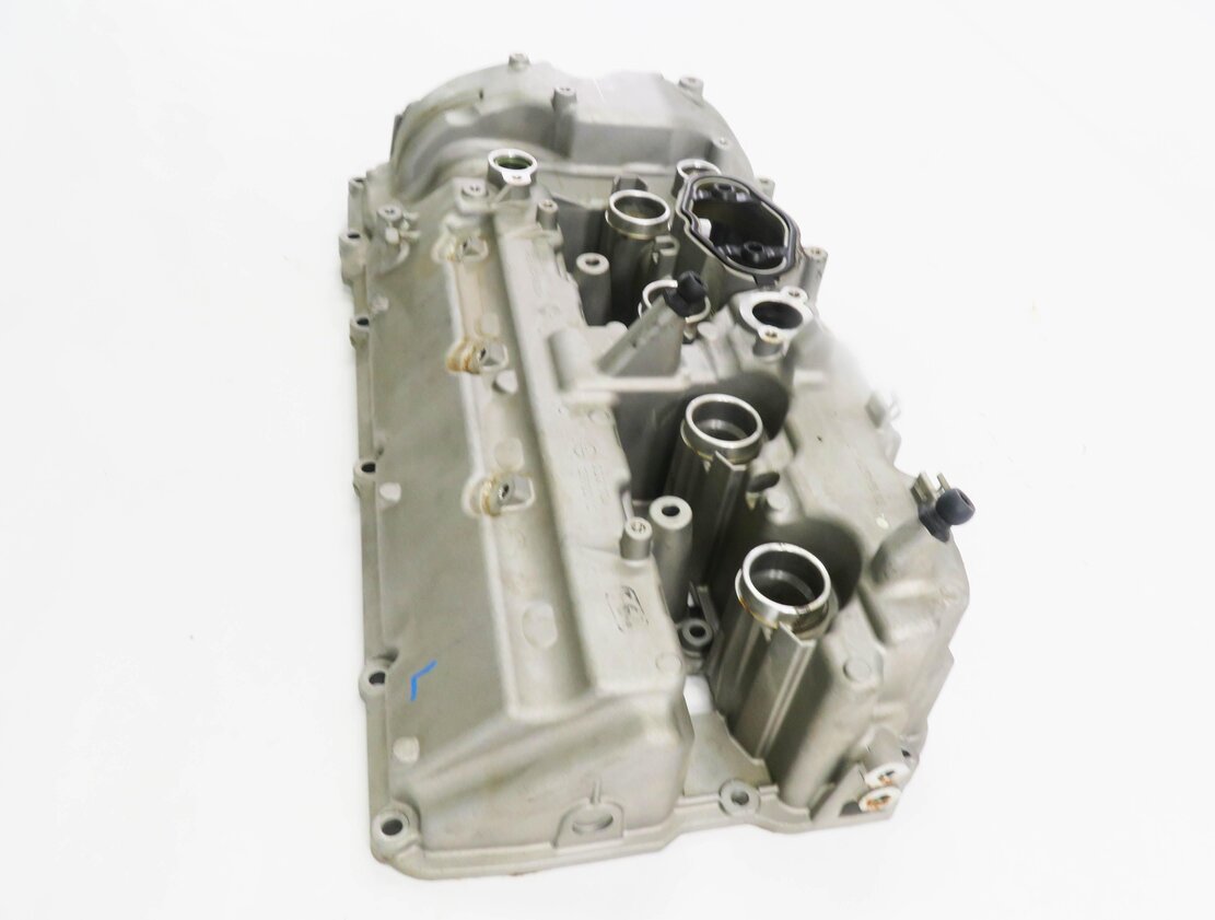 Thumbnail 3: 13-19 BMW 550i 650i 750i M5 M6 ///M X5 X6 - 4.4L N63 S63 ENGINE LEFT VALVE COVER