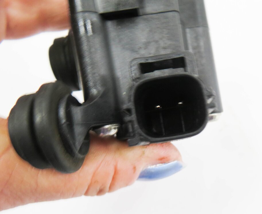 Thumbnail 8: 2010 LAND ROVER LR4 - AIR SUSPENSION VALVE BLOCK SET-3