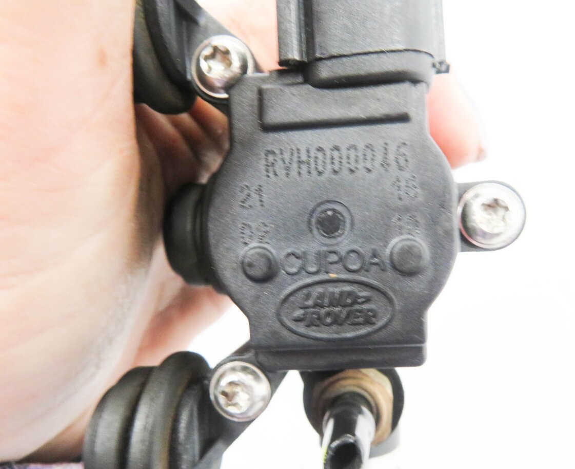 Thumbnail 9: 2010 LAND ROVER LR4 - AIR SUSPENSION VALVE BLOCK SET-3