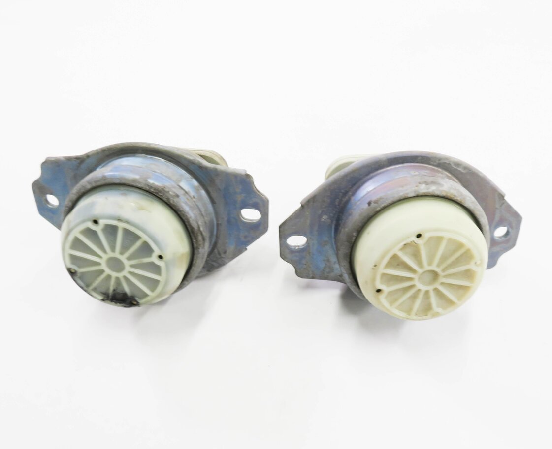 Thumbnail 2: 2010 LAND ROVER LR4 - 5.0L AJ133 V8 ENGINE MOTOR MOUNT SET-2