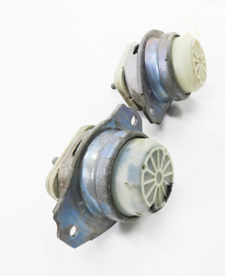 Thumbnail 4: 2010 LAND ROVER LR4 - 5.0L AJ133 V8 ENGINE MOTOR MOUNT SET-2