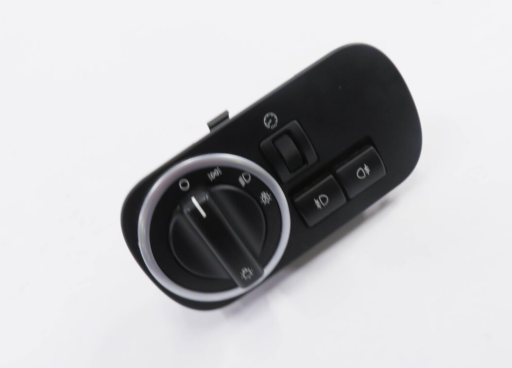 2010 LAND ROVER LR4 - HEADLIGHT SWITCH