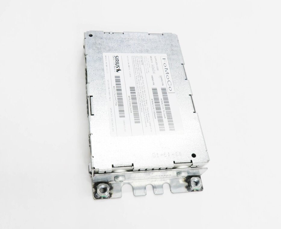 Thumbnail 4: 2010 LAND ROVER LR4 - SIRIUS SATELLITE RADIO RECEIVER CONTROL MODULE