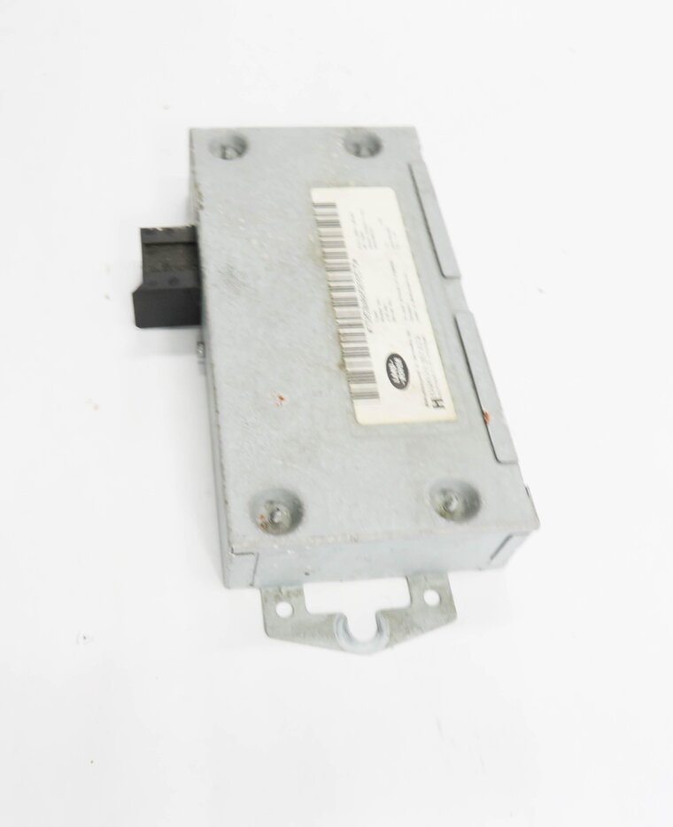 Thumbnail 4: 2010 LAND ROVER LR4 - RADIO STEREO i-POD INTERFACE CONTROL MODULE