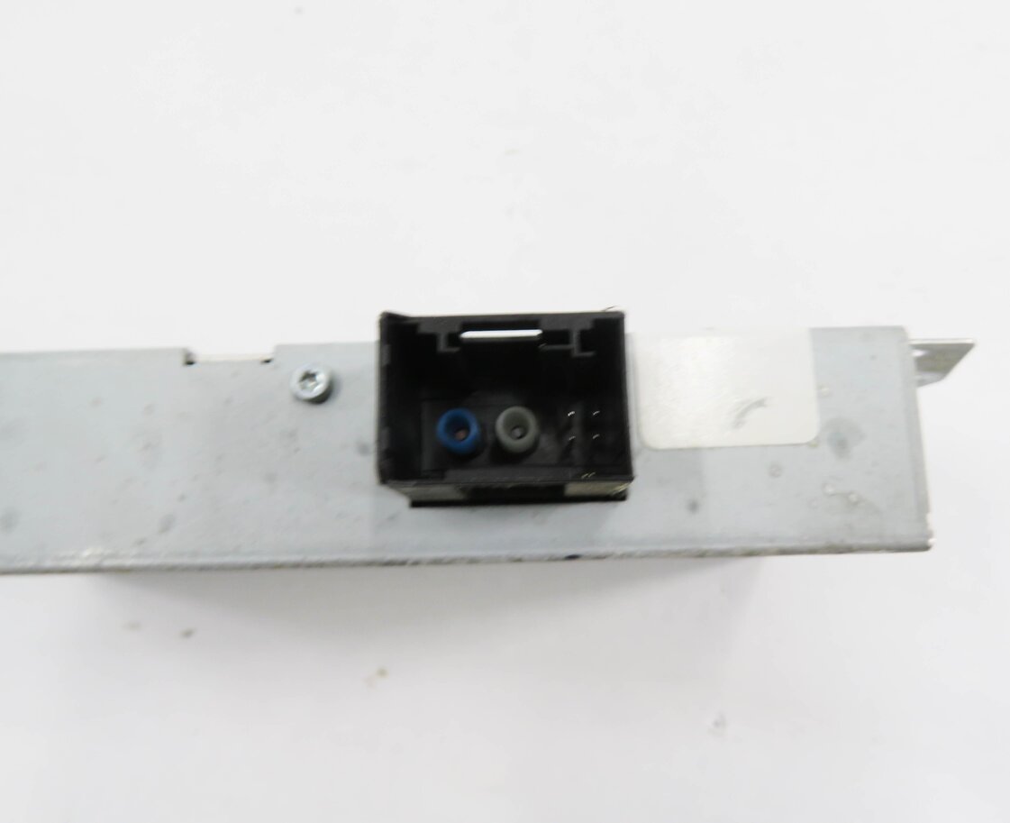 Thumbnail 6: 2010 LAND ROVER LR4 - RADIO STEREO i-POD INTERFACE CONTROL MODULE