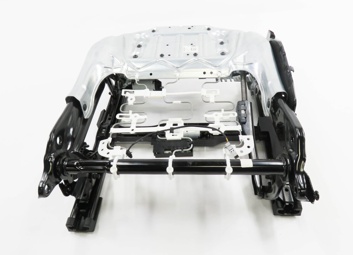Thumbnail 5: 2016 BMW X1 (F48) RIGHT FRONT PASSENGER SEAT TRACK w/ MOTORS