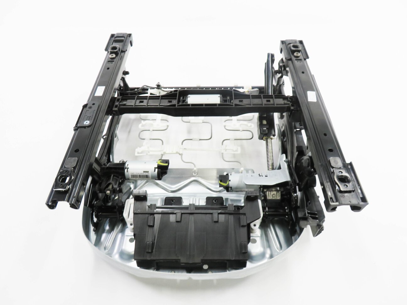Thumbnail 7: 2016 BMW X1 (F48) RIGHT FRONT PASSENGER SEAT TRACK w/ MOTORS
