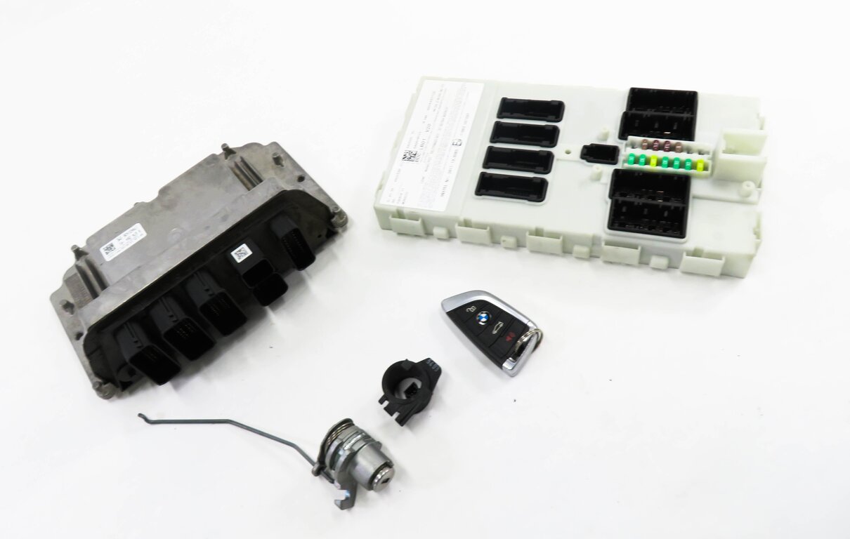 2016 BMW X1 (F48) 2.0L B46 MEVD1723 TURBO ENGINE DME IMMOBILIZER MODULE KEY SET