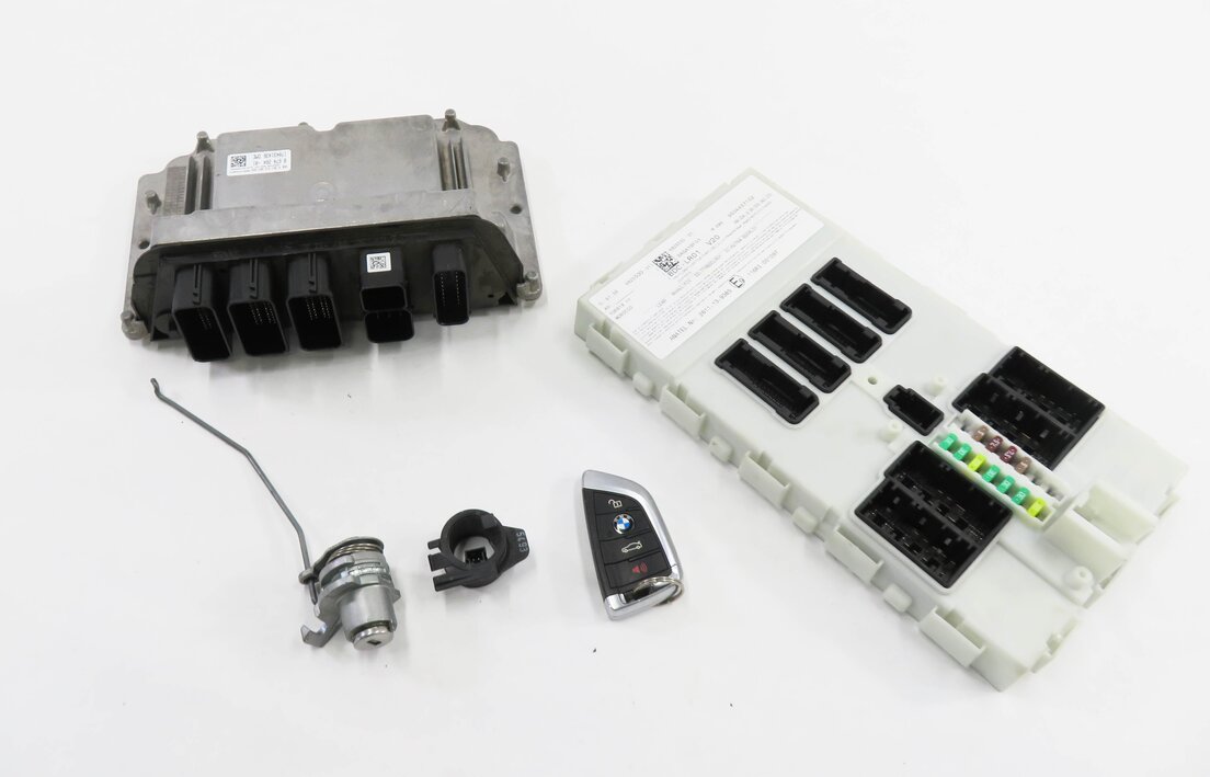 Thumbnail 2: 2016 BMW X1 (F48) 2.0L B46 MEVD1723 TURBO ENGINE DME IMMOBILIZER MODULE KEY SET