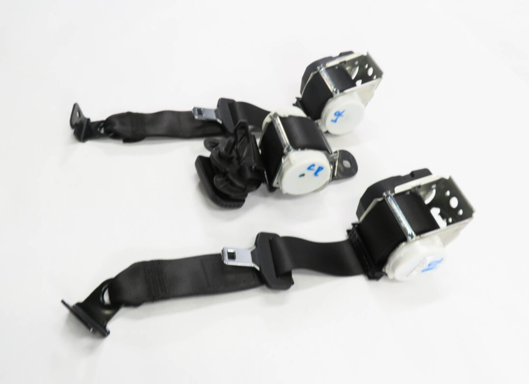 Thumbnail 3: 2016 BMW X1 (F48) REAR SEAT SEATBELT RETRACTOR SET-3 (BLACK)