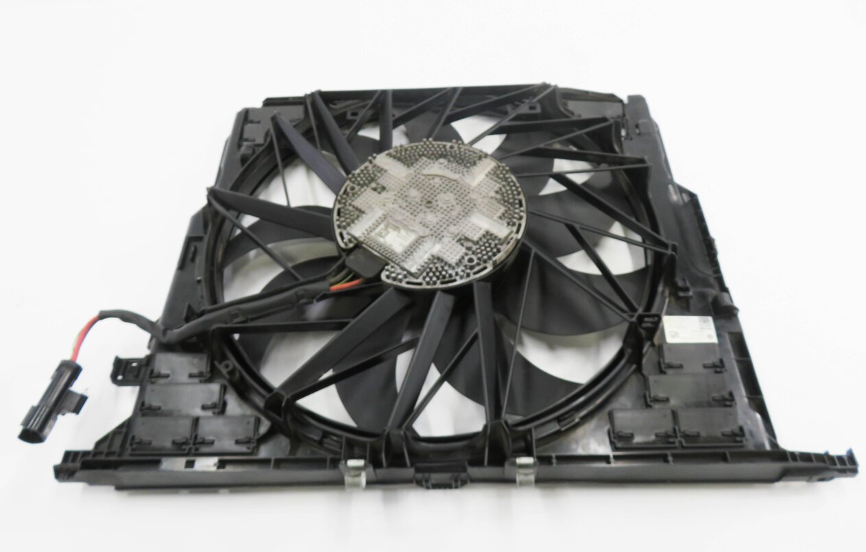Thumbnail 6: 2010-2018 BMW 550i 550iGT 650i 750i B7 (F01 F06 F10) 850w RADIATOR COOLING FAN