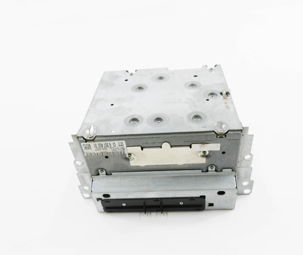 Thumbnail 6: 2009-2010 BMW 750i (F01) AM/FM RADIO STEREO RECEIVER CD PLAYER (2-DIN)
