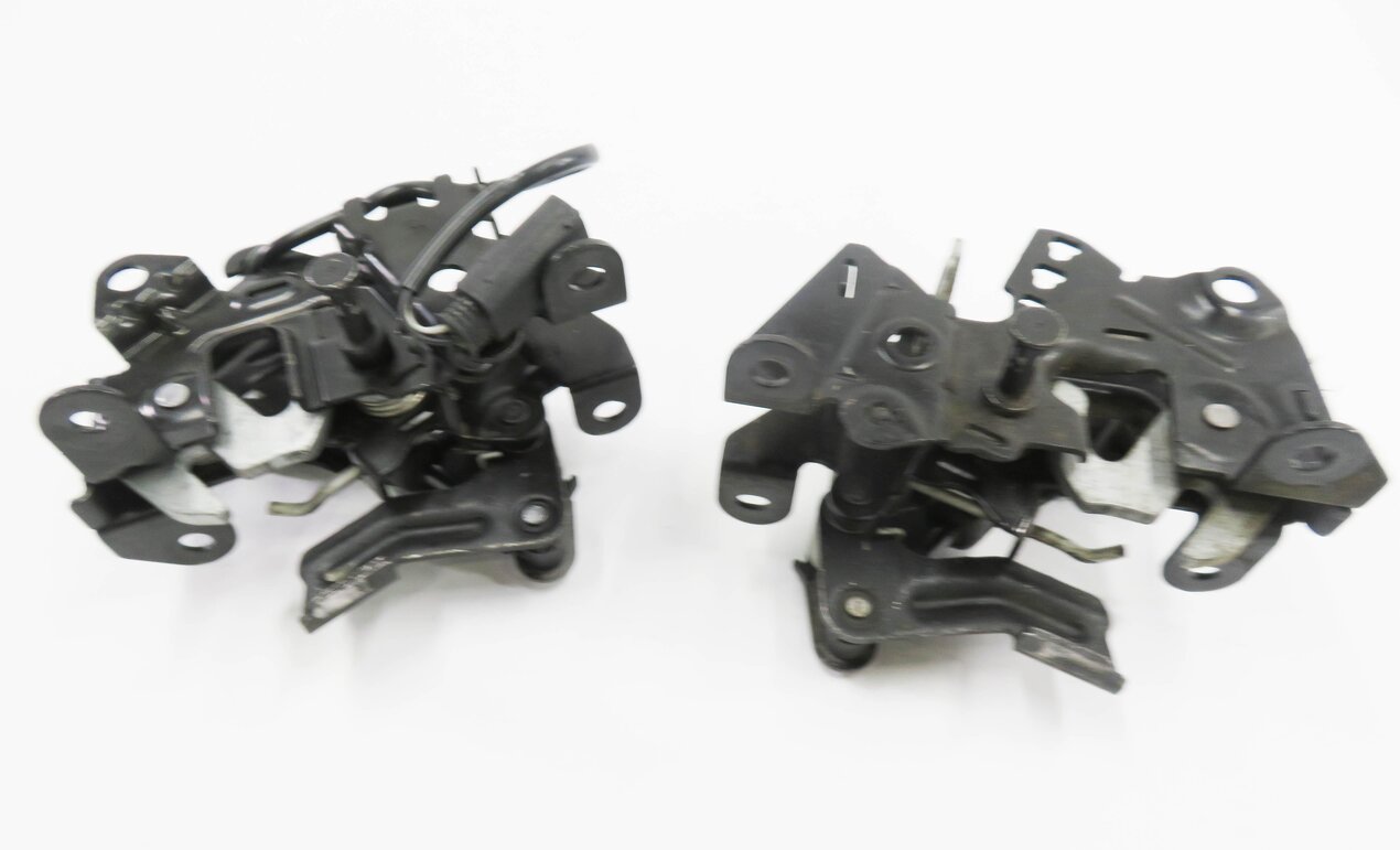 Thumbnail 2: 2009 BMW 750i (F01) FRONT LEFT & RIGHT LOWER HOOD LOCK LATCH SET-2