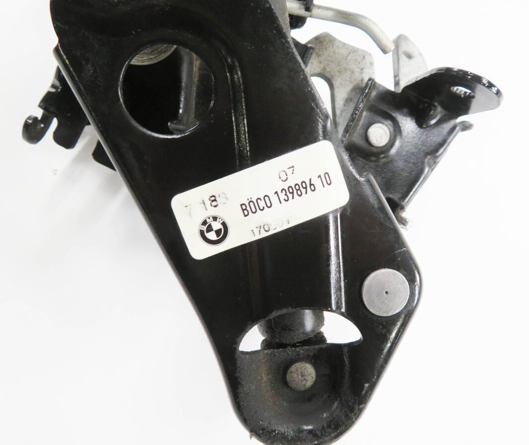 Thumbnail 8: 2009 BMW 750i (F01) FRONT LEFT & RIGHT LOWER HOOD LOCK LATCH SET-2