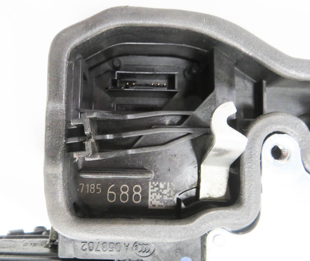 Thumbnail 7: 11-15 BMW 740i 750i 760i B7 (F01) RIGHT REAR DOOR LATCH ACTUATOR (SOFT CLOSE)