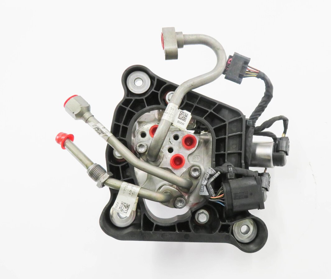 Thumbnail 6: 2009 BMW 750i (F01) 4.4L TWIN TURBO ENGINE - DYNAMIC DRIVE HYDRAULIC VALVE BLOCK