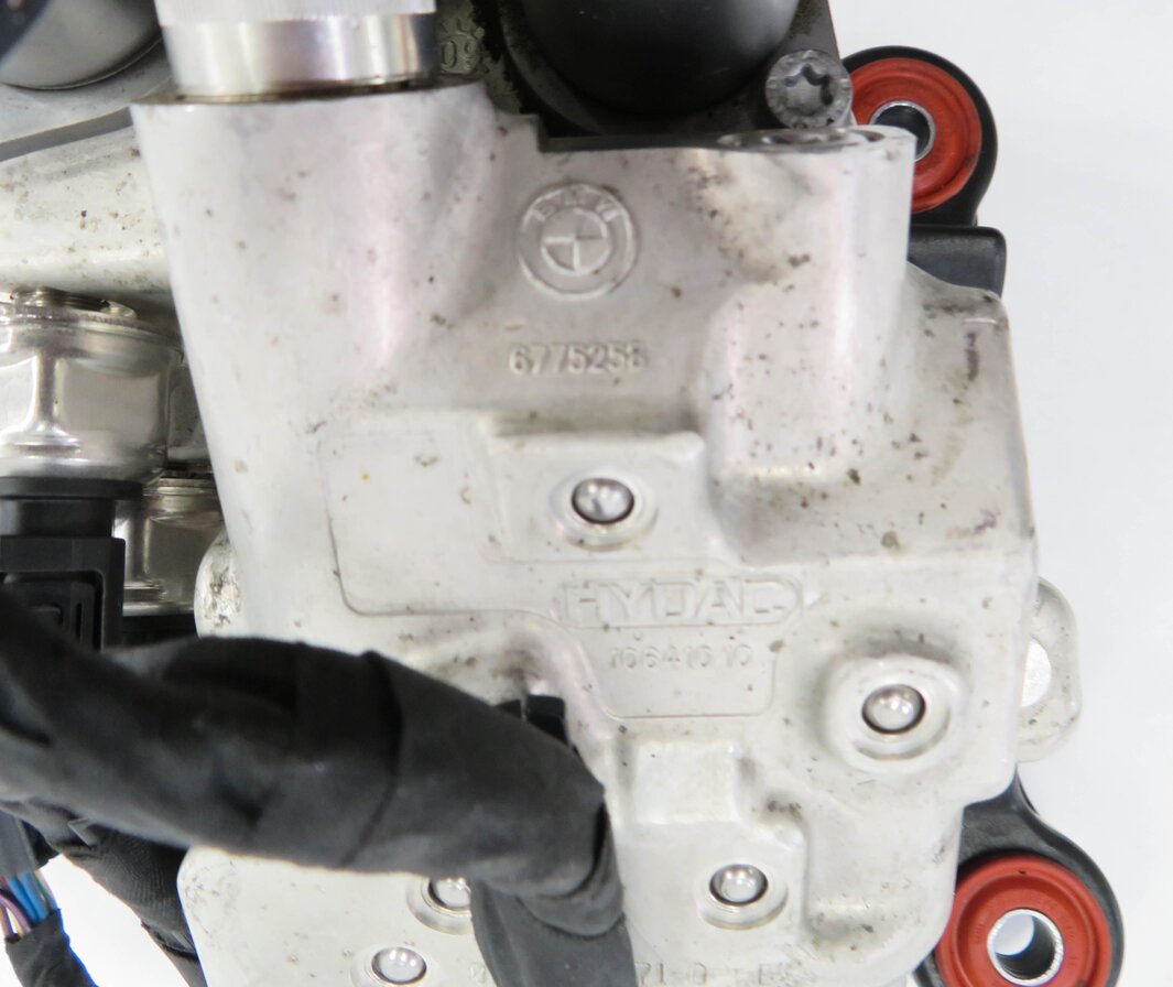 Thumbnail 8: 2009 BMW 750i (F01) 4.4L TWIN TURBO ENGINE - DYNAMIC DRIVE HYDRAULIC VALVE BLOCK