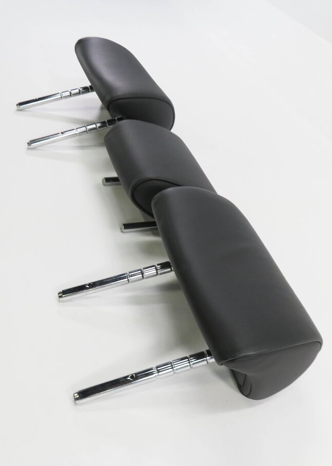Thumbnail 3: 2009 BMW 750i (F01) REAR SEAT HEADREST SET-3 (BLACK NAPPA LEATHER NASW)