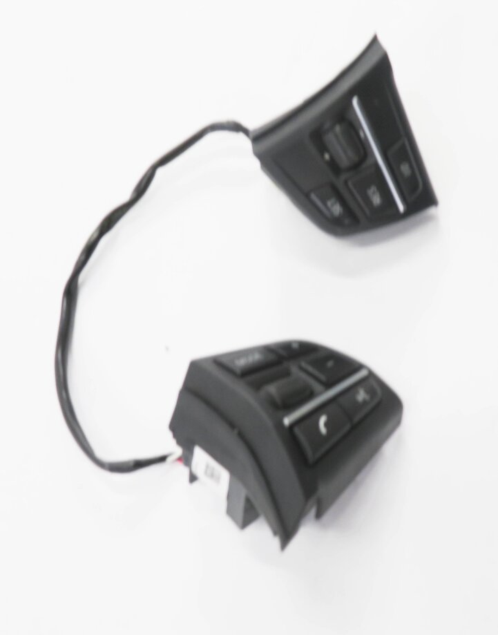 Thumbnail 3: 2009 BMW 750i (F01) STEERING SWTICH BUTTON SET-2
