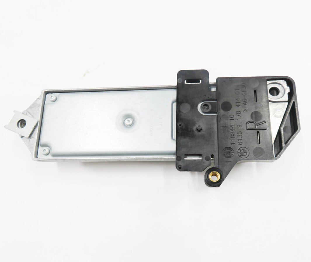 Thumbnail 5: 2009-2012 BMW 740i 750i 760i B7 (F01 F02) RIGHT FRONT PASSENGER SEATBELT MODULE