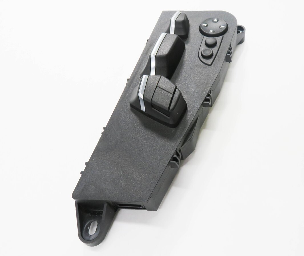 Thumbnail 3: 2009 BMW 750i (F01) LEFT FRONT DRIVER POWER SEAT ADJUSTMENT SWITCH BUTTON