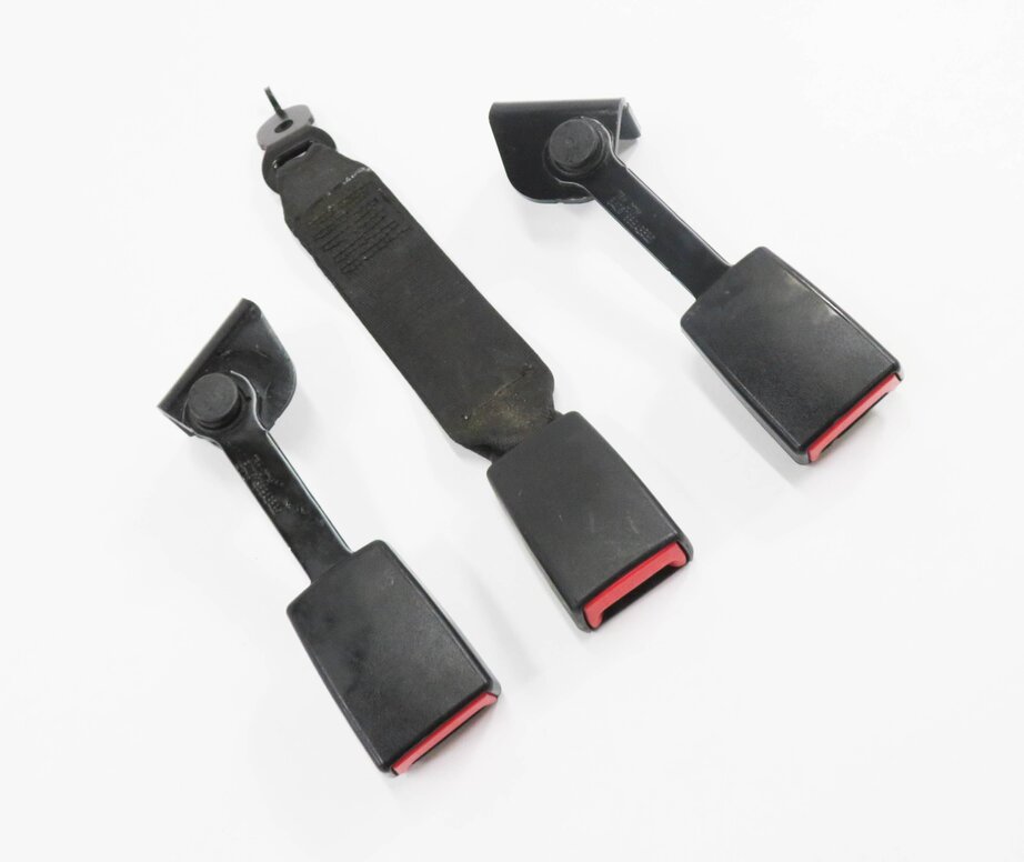 2009 BMW 750i (F01) REAR SEAT SEATBELT BUCKLE RECEIVER SET-3 (BLACK)
