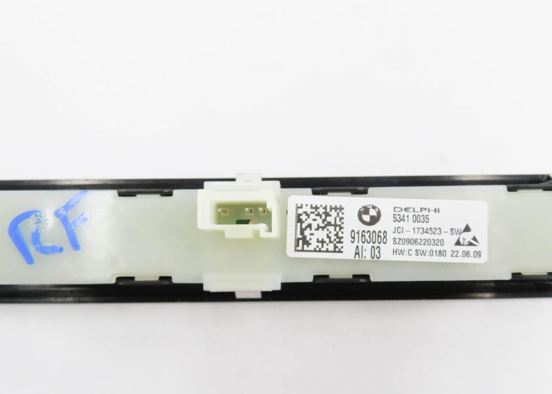 Thumbnail 6: 2009 BMW 750i (F01) RIGHT FRONT PASSENGER MEMORY SEAT POSITION SWITCH BUTTON