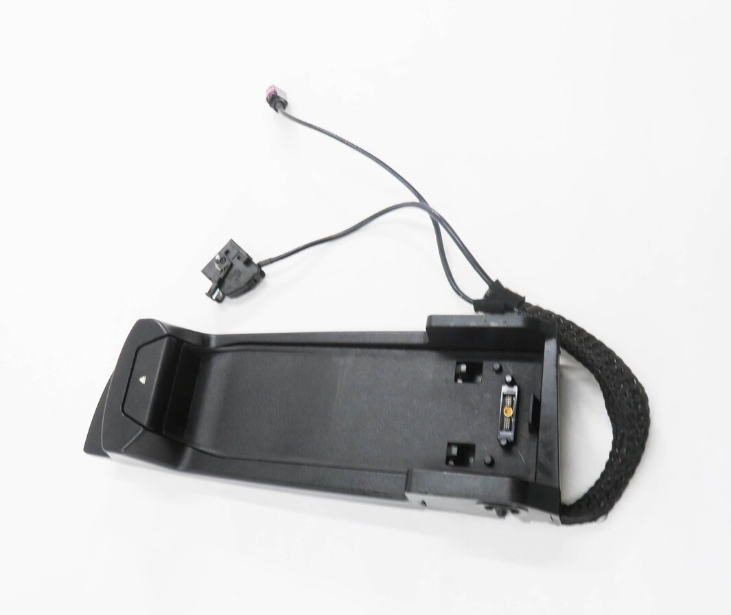 Thumbnail 3: 2009 BMW 750i (F01) FRONT CENTER CONSOLE CELL PHONE SNAP IN CRADLE HOLDER