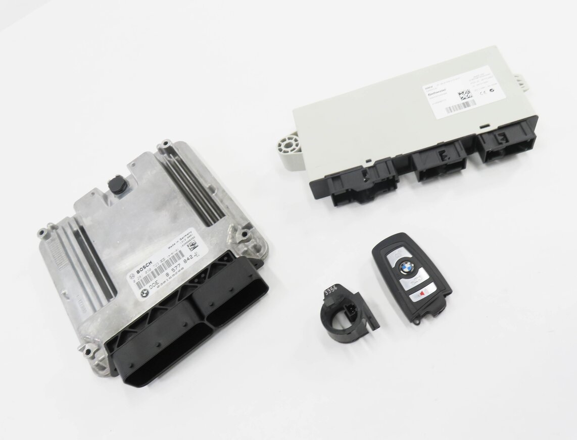 2014 BMW 535D (F10) AWD - 3.0L N57 DIESEL ENGINE DME DDE CAS 4 MODULE KEY SET