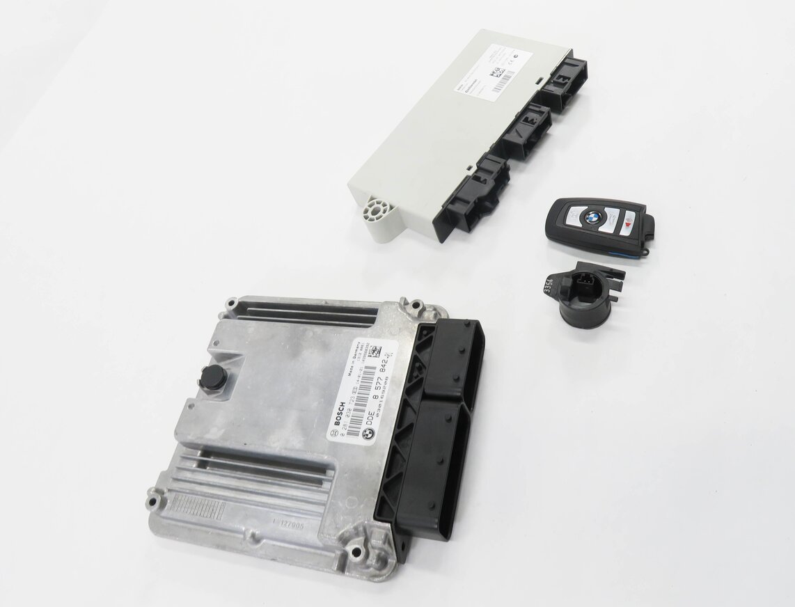 Thumbnail 3: 2014 BMW 535D (F10) AWD - 3.0L N57 DIESEL ENGINE DME DDE CAS 4 MODULE KEY SET