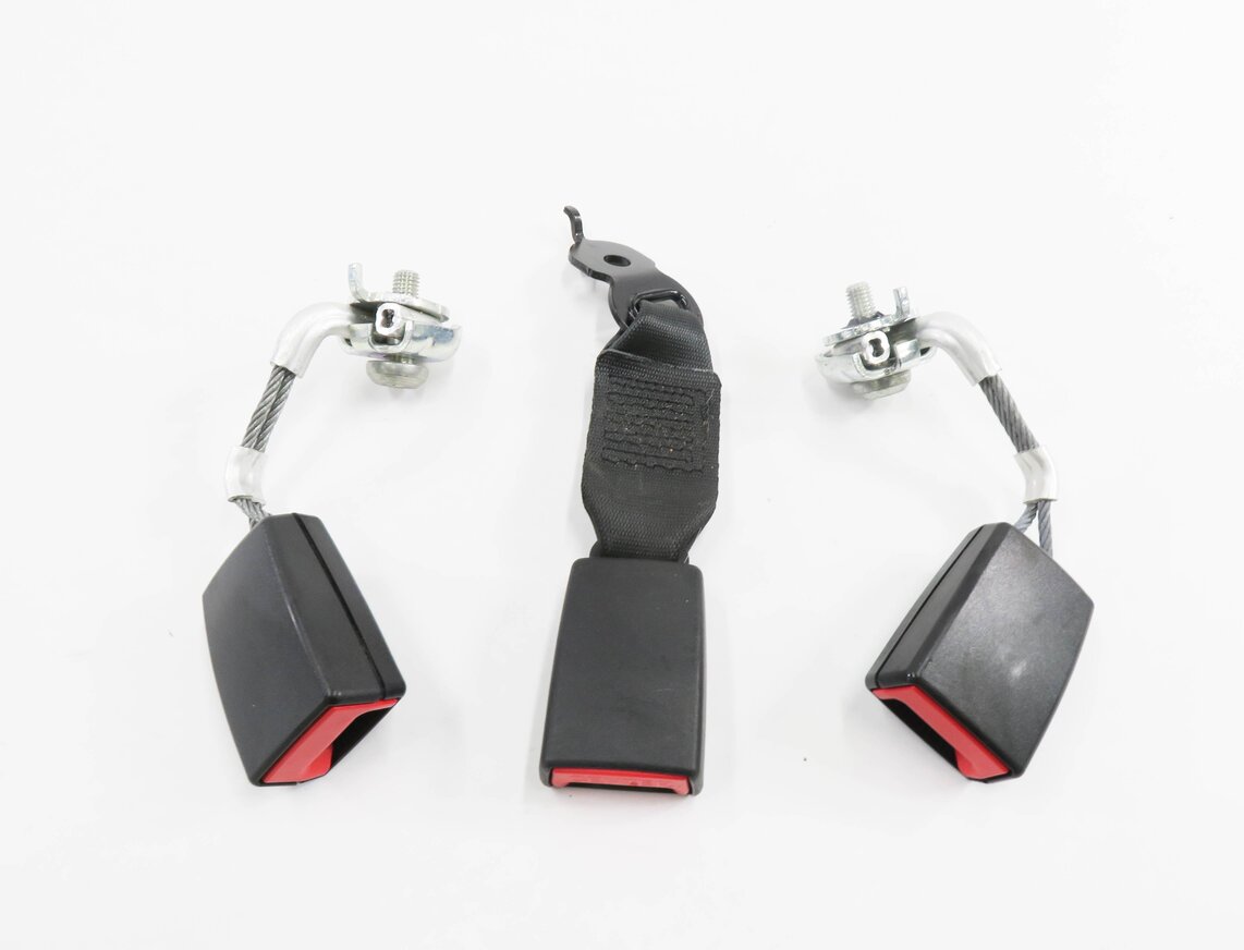 Thumbnail 2: 2014 BMW 535D (F10) REAR SEAT SEATBELT BUCKLE RECEIVER SET-3 (BLACK)