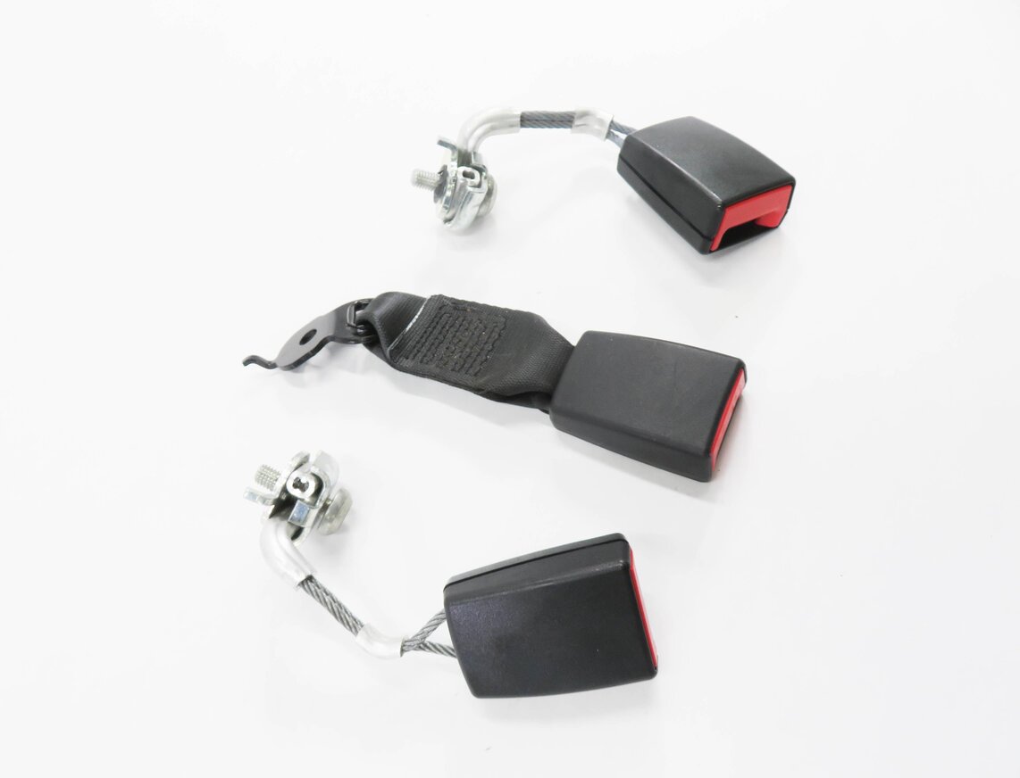 Thumbnail 3: 2014 BMW 535D (F10) REAR SEAT SEATBELT BUCKLE RECEIVER SET-3 (BLACK)