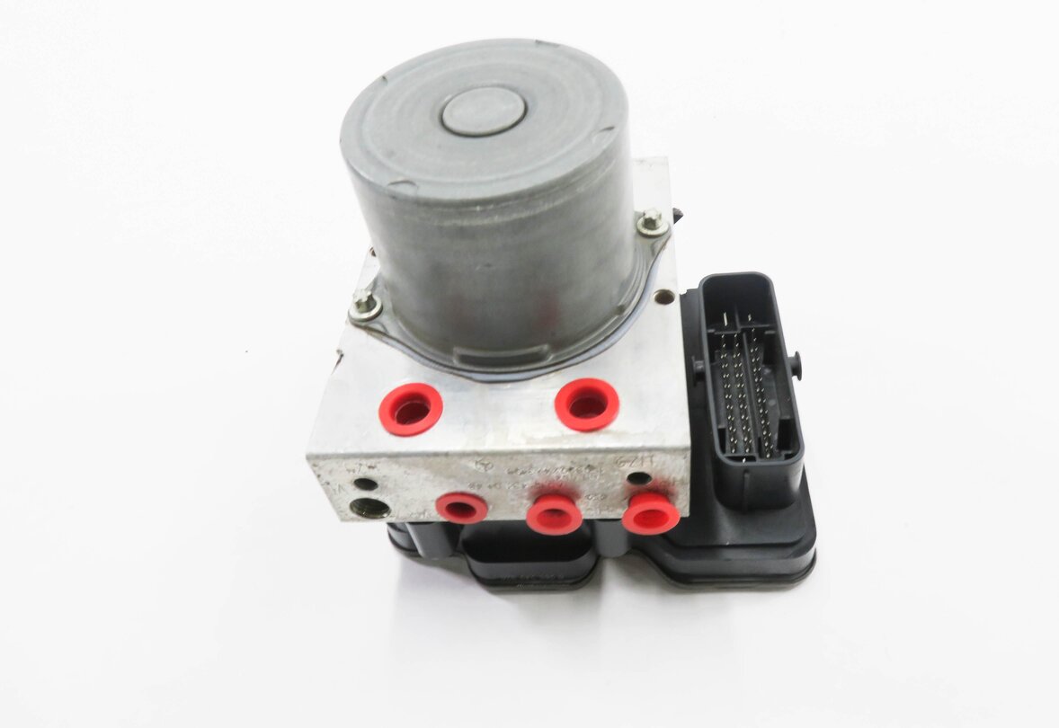 Thumbnail 2: 2015-2017 MERCEDES E250 E300 E350 E550 CLS 400 CLS550 - ABS ANTI LOCK BRAKE PUMP