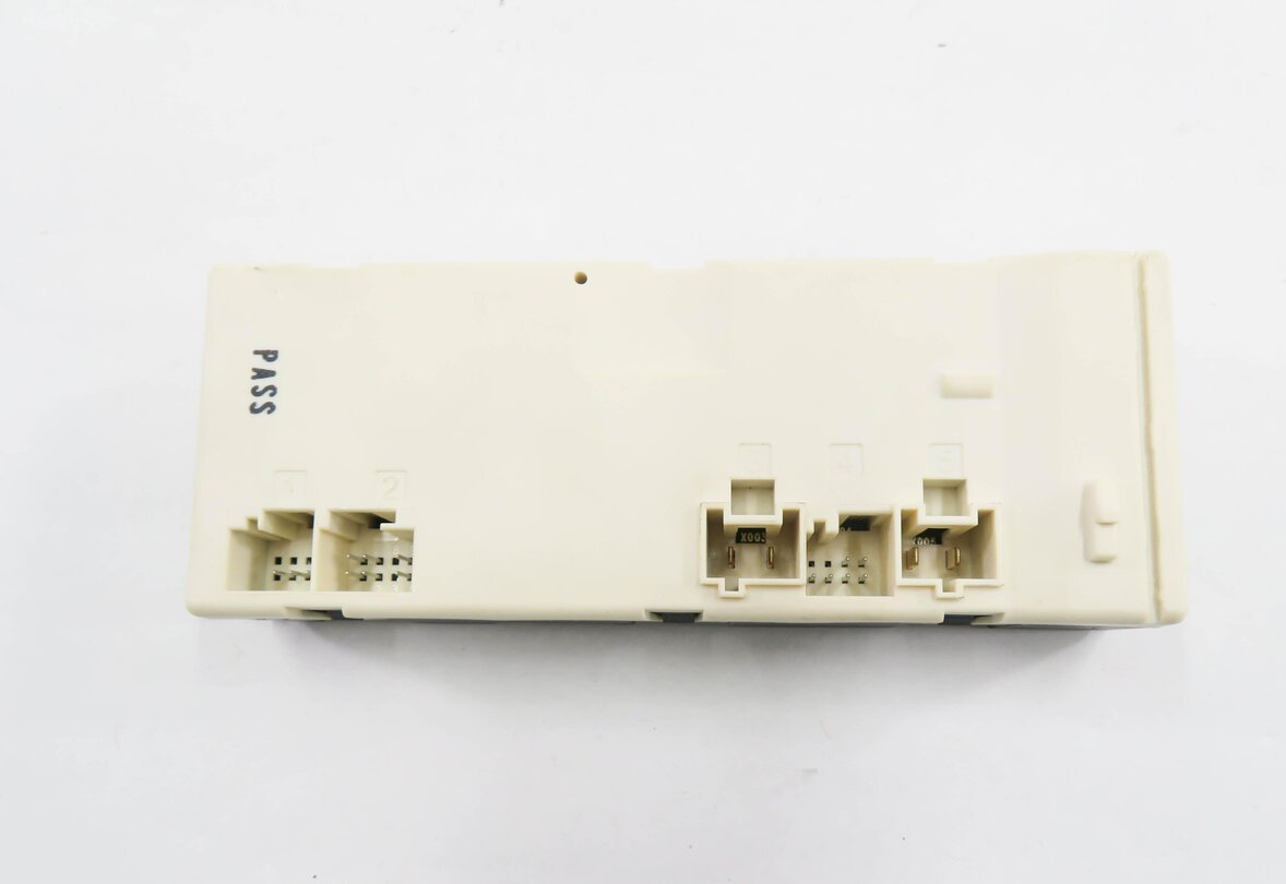 Thumbnail 3: 2016 MERCEDES E350 (W212) WAGON - REAR TRUNK LIFT LIFTGATE CONTROL MODULE