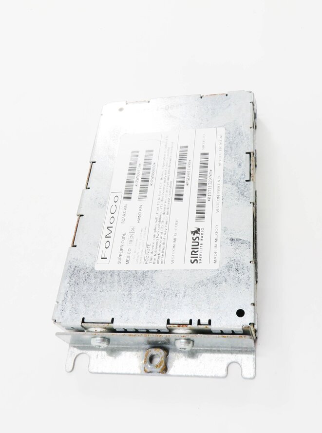 Thumbnail 3: 2007-2012 LR3 / RANGE ROVER SPORT STEREO SIRIUS SATELLITE RADIO RECEIVER MODULE