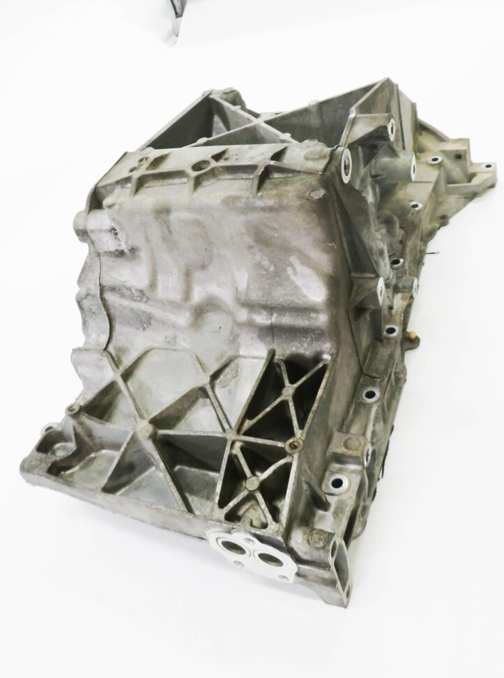 Thumbnail 5: 2006-2009 RANGE ROVER (L322) 4.2L SC / 4.4L V8 ENGINE MOTOR OIL FLUID PAN SUMP