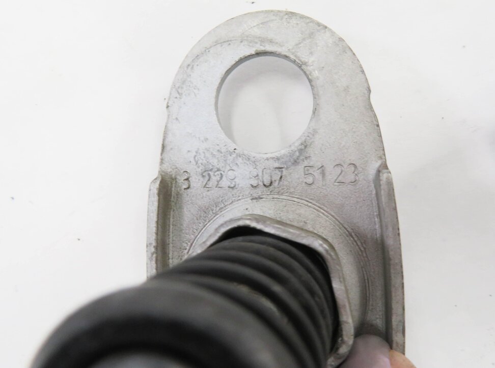Thumbnail 7: 2007 RANGE ROVER (L322) FRONT HOOD SAFETY LATCH SPRING SET-3