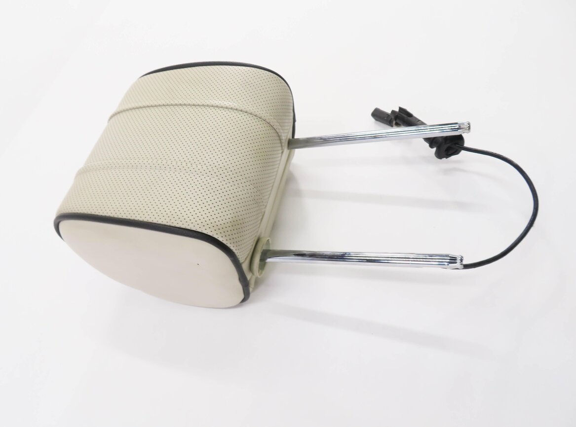 Thumbnail 4: 2007 RANGE ROVER (L322) RIGHT FRONT PASSENGER HEADREST w/ TV SCREEN (IVORY)
