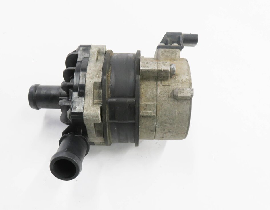 Thumbnail 2: 2012 AUDI A6 (C7) 3.0L CGXB SUPERCHARGED ENGINE - AUX AUXILIARY WATER PUMP