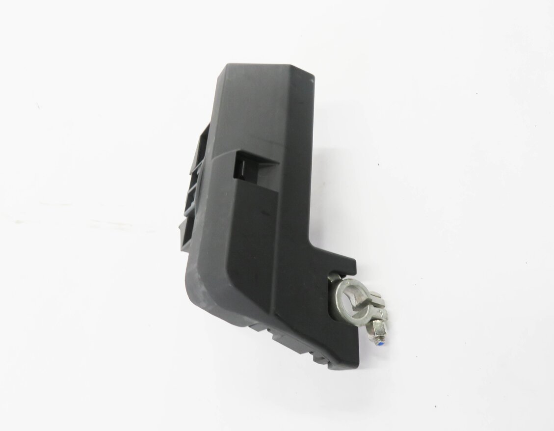 Thumbnail 3: 2012 AUDI A6 (C7) POSITIVE BATTERY TERMINAL OVERLOAD PROTECTION MODULE