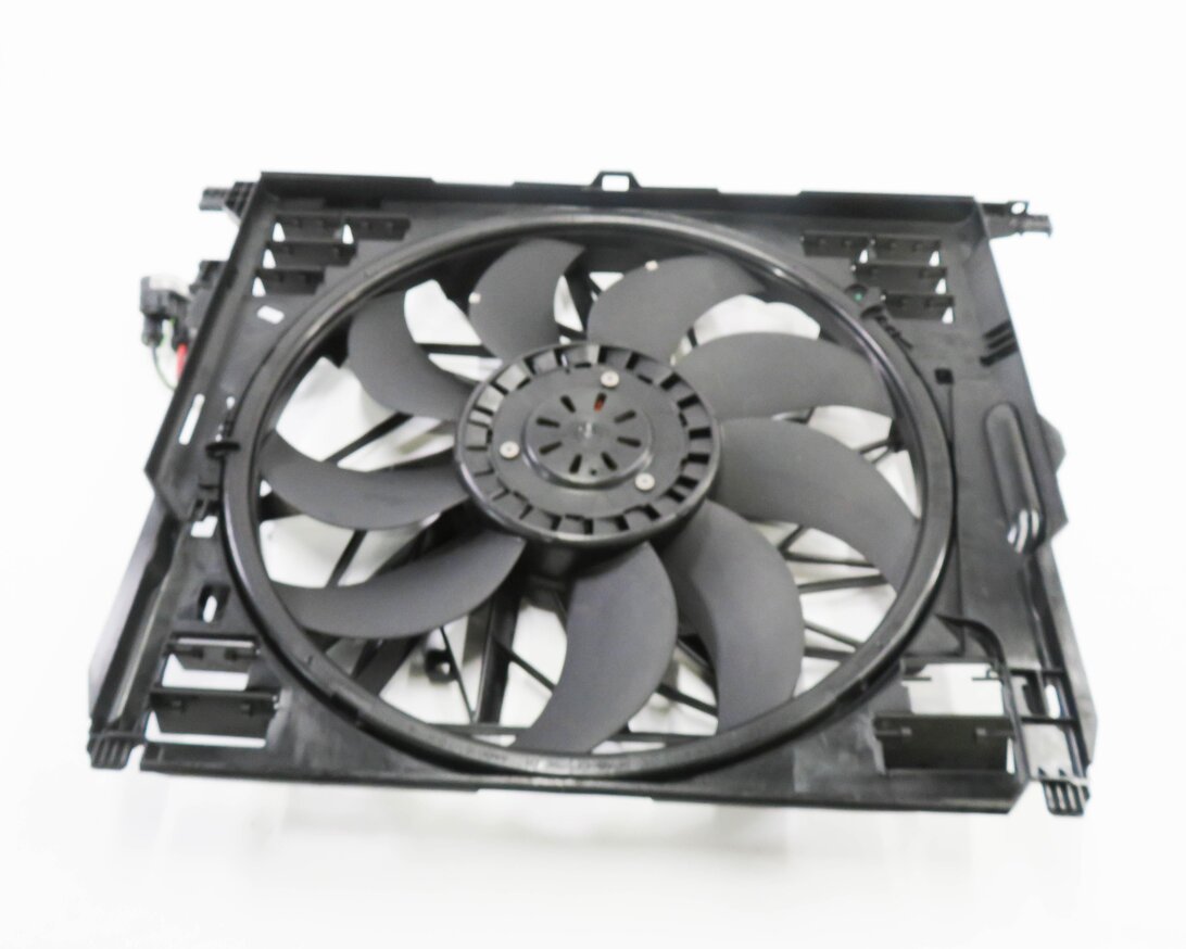 Thumbnail 2: 2010-2018 BMW 550i 550iGT 650i 750i B7 (F01 F06 F10) 850w RADIATOR COOLING FAN