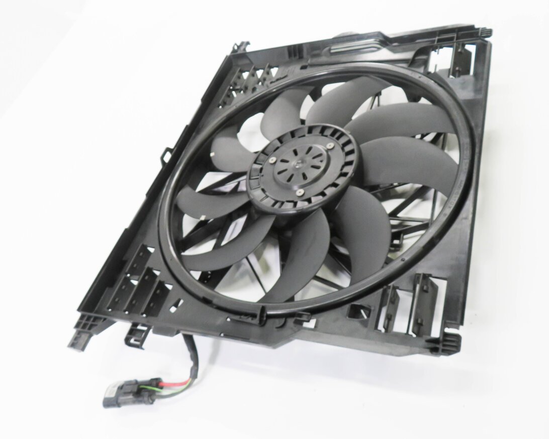 Thumbnail 3: 2010-2018 BMW 550i 550iGT 650i 750i B7 (F01 F06 F10) 850w RADIATOR COOLING FAN