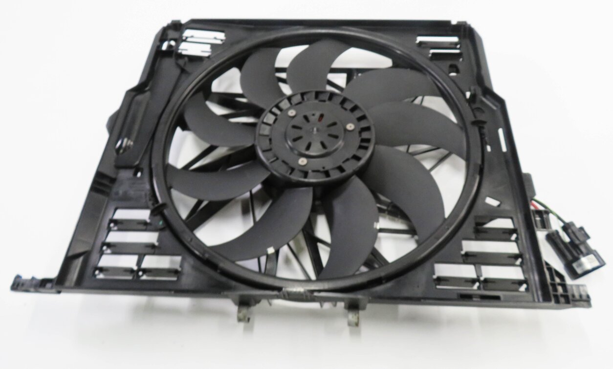 Thumbnail 5: 2010-2018 BMW 550i 550iGT 650i 750i B7 (F01 F06 F10) 850w RADIATOR COOLING FAN