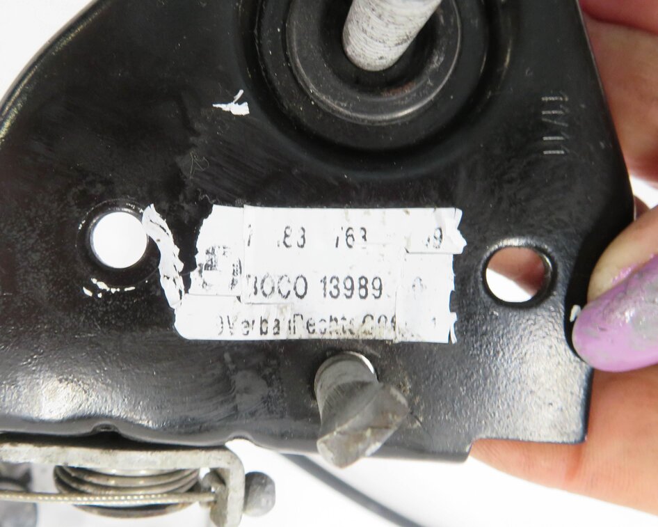 Thumbnail 7: 2012 BMW 750i (F01) FRONT UPPER HOOD SAFETY LATCH SET w/ HANDLE & CABLE