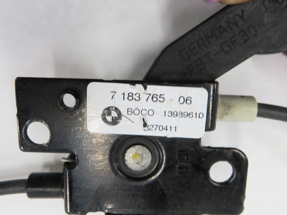 Thumbnail 8: 2012 BMW 750i (F01) FRONT UPPER HOOD SAFETY LATCH SET w/ HANDLE & CABLE