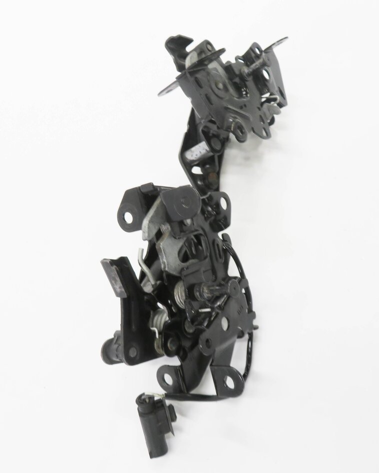 Thumbnail 2: 2012 BMW 750i (F01) FRONT LOWER HOOD LOCK LATCH SET-2